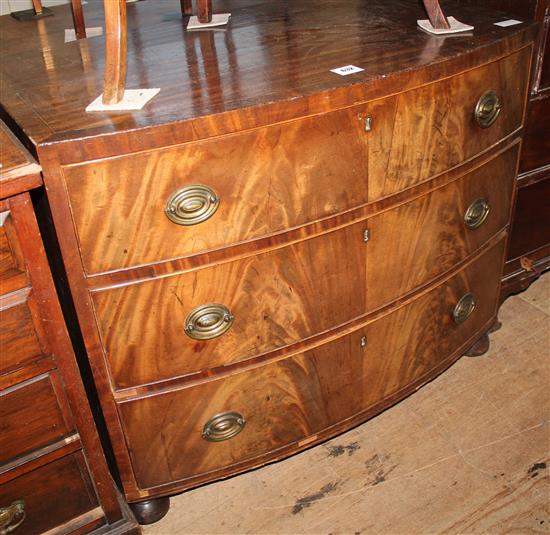 Early 19th century mahogany bow front chest of drawers(-)